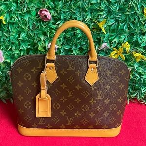 ⭐️Authentic Louis Vuitton Alma PM⭐️